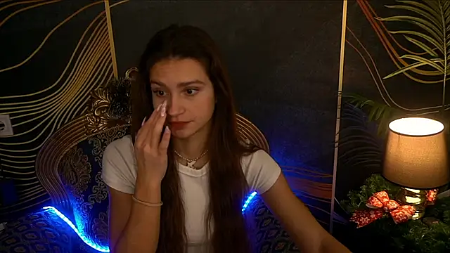 Snapshot of ValeryRoyale chatting on 12.24.24 ValeryRoyale online show from 12.24.24