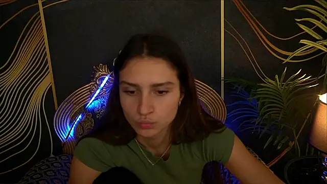 Snapshot of ValeryRoyale chatting on 02.10.25 ValeryRoyale online show from 02.10.25