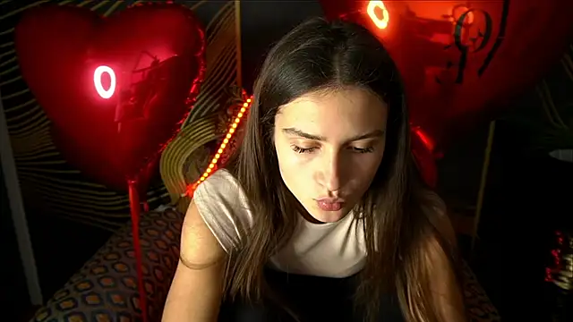 Snapshot of ValeryRoyale chatting on 02.11.25 ValeryRoyale online show from 02.11.25