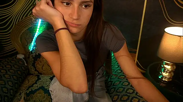 Snapshot of ValeryRoyale chatting on 03.08.25 ValeryRoyale online show from 03.08.25