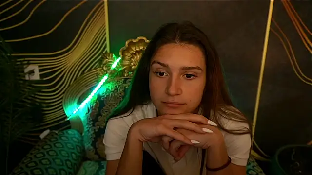 Snapshot of ValeryRoyale chatting on 03.12.25 ValeryRoyale online show from 03.12.25