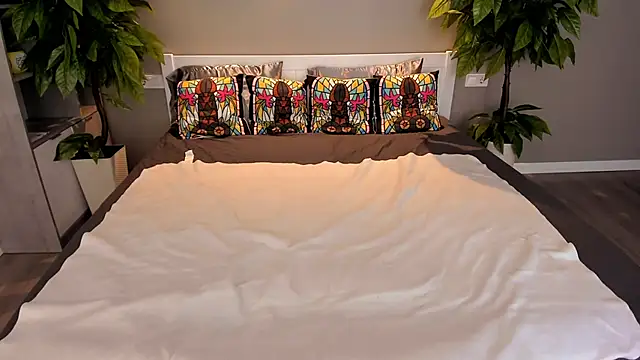 Snapshot of ValeryRoyale chatting on 10.12.25 ValeryRoyale online show from 10.12.25