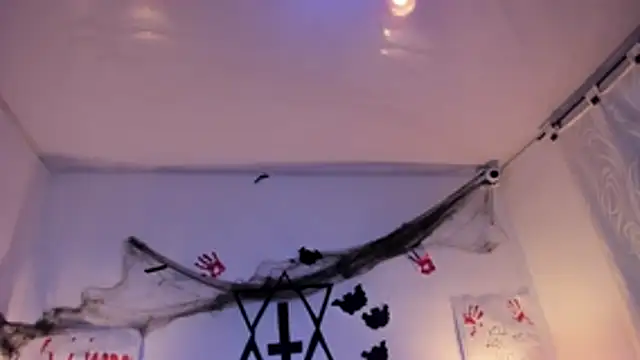 Snapshot of LunaSmitt chatting on 10.16.25 LunaSmitt online show from 10.16.25