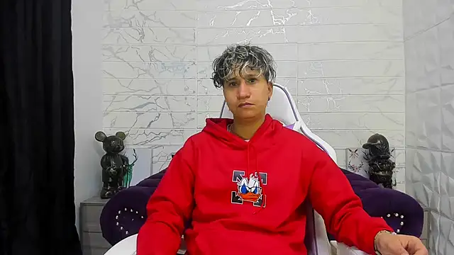 Im Milan Rs online show from 02.17.25