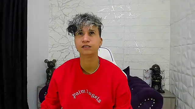 Im Milan Rs online show from 02.19.25