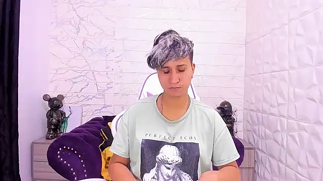 Im Milan Rs online show from 02.19.25