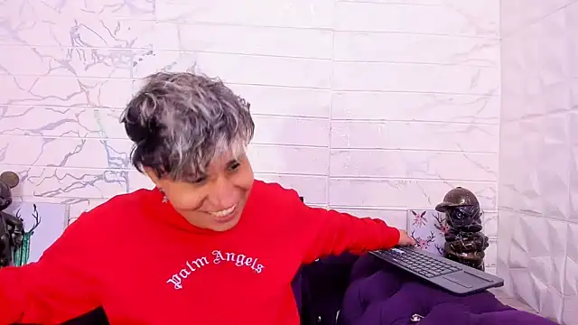 Im Milan Rs online show from 02.19.25