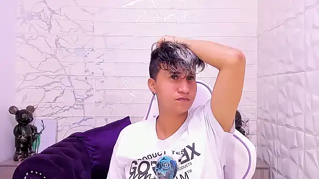 Im Milan Rs online show from 02.20.25