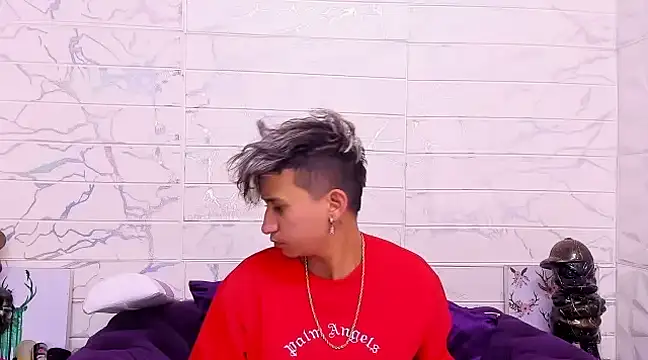 Im Milan Rs online show from 02.20.25