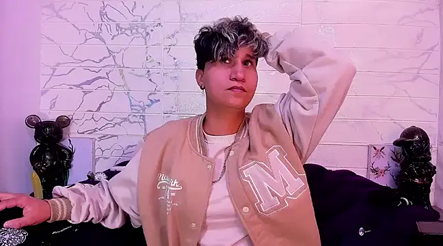 Im Milan Rs online show from 03.20.25