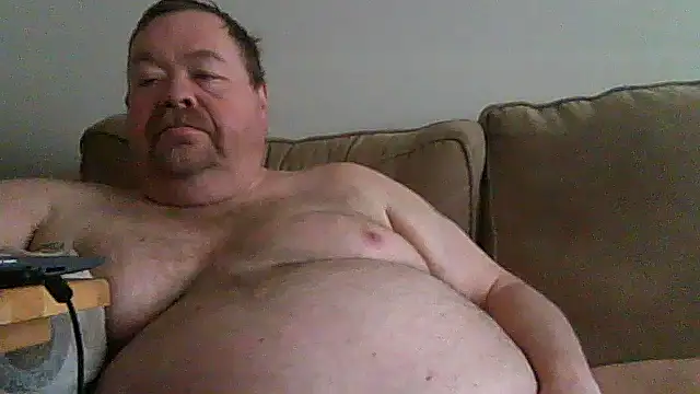 Snapshot of hitman_35 chatting on 05.08.26 hitman 35 online show from 05.08.26