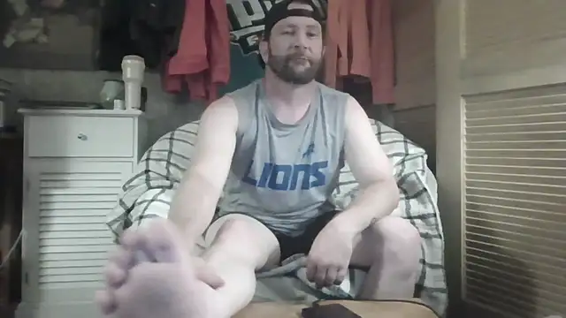 Snapshot of Edward_LongCock chatting on 07.18.26 Edward LongCock online show from 07.18.26