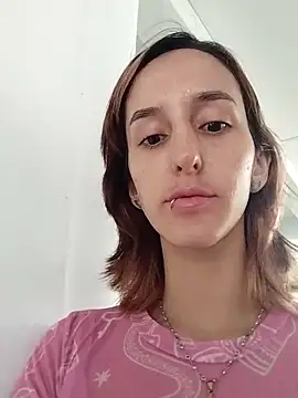 Snapshot of Ambar_Roux_ chatting on 11.05.25 Ambar Roux online show from 11.05.25