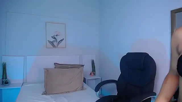 Snapshot of violeta_leon chatting on 12.06.24 violeta leon online show from 12.06.24