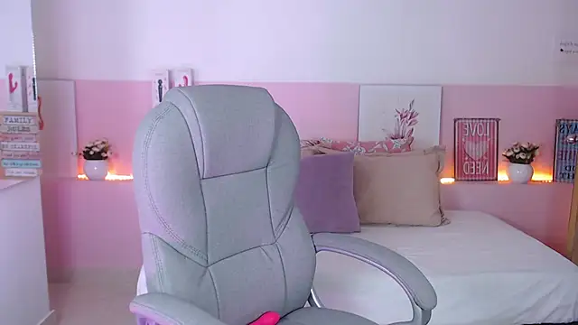 Snapshot of violeta_leon chatting on 02.11.25 violeta leon online show from 02.11.25