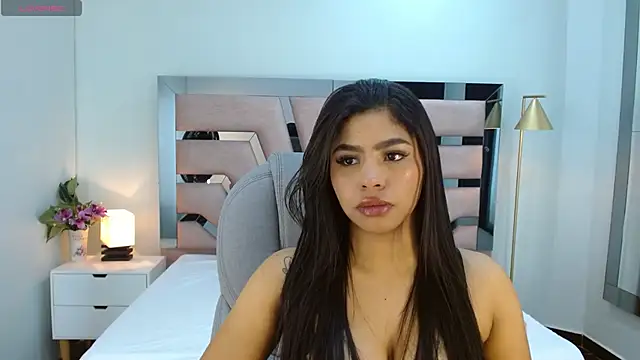 Snapshot of violeta_leon chatting on 01.13.26 violeta leon online show from 01.13.26