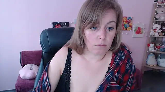 Snapshot of Hot_Milady chatting on 05.08.26 Hot Milady online show from 05.08.26
