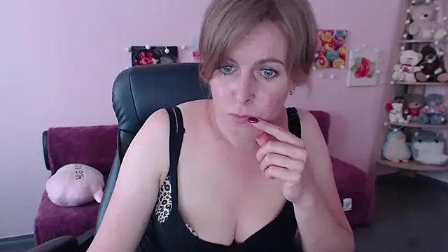 Snapshot of Hot_Milady chatting on 05.22.26 Hot Milady online show from 05.22.26