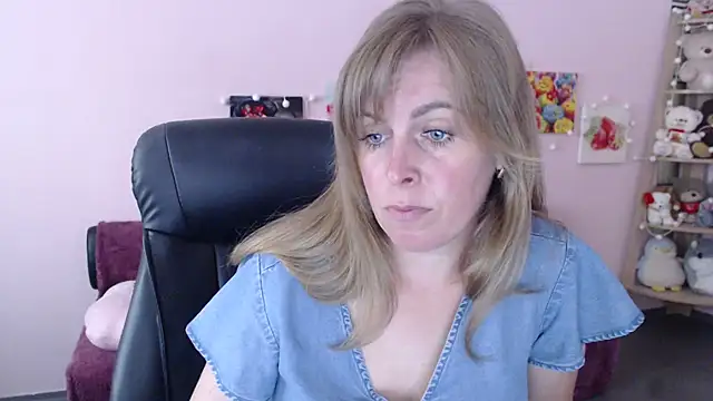 Snapshot of Hot_Milady chatting on 06.05.26 Hot Milady online show from 06.05.26