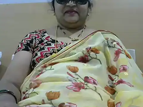 Snapshot of Naughty_Nityaa chatting on 01.10.25 Naughty Nityaa online show from 01.10.25