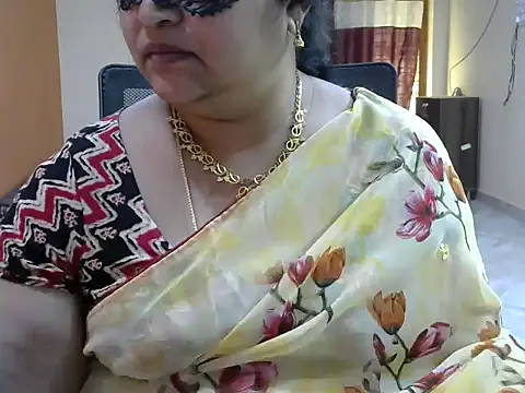 Snapshot of Naughty_Nityaa chatting on 02.11.25 Naughty Nityaa online show from 02.11.25