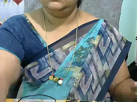 Snapshot of Naughty_Nityaa chatting on 03.08.25 Naughty Nityaa online show from 03.08.25