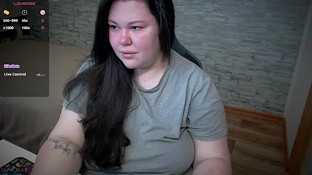 Snapshot of NicaMeow chatting on 03.07.25 NicaMeow online show from 03.07.25