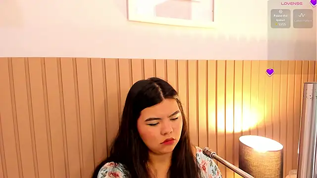 Snapshot of klhoe_boobs chatting on 02.08.26 klhoe boobs online show from 02.08.26