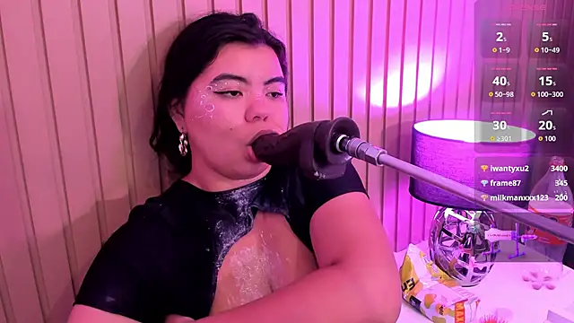 Snapshot of klhoe_boobs chatting on 02.27.26 klhoe boobs online show from 02.27.26