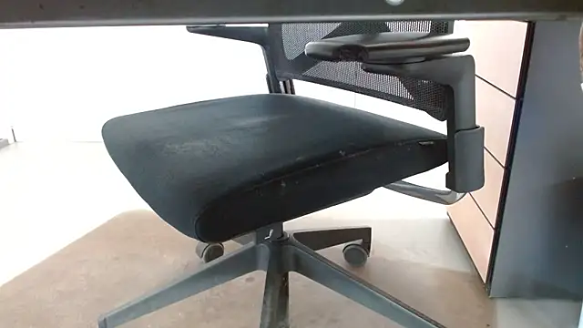 Snapshot of lovewalknaked chatting on 11.21.25 lovewalknaked online show from 11.21.25