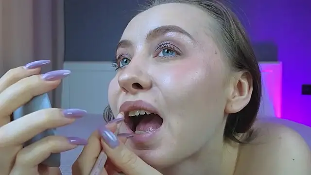 Snapshot of Your_Auggie chatting on 11.29.25 Your Auggie online show from 11.29.25