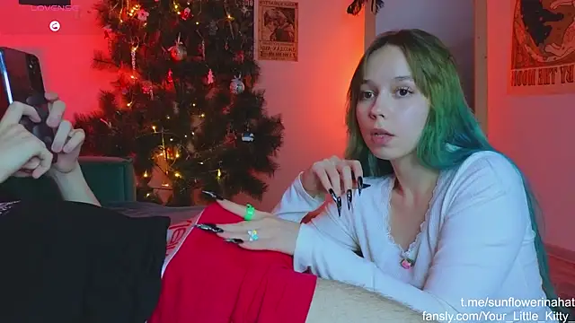 812sunflowerinahat online show from 12.29.24