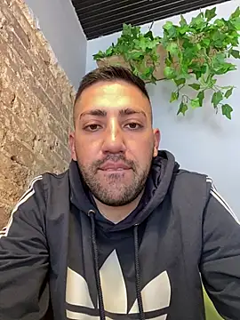 JuanZapata33 online show from 12.26.24