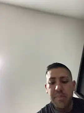 JuanZapata33 online show from 02.18.25