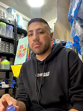 JuanZapata33 online show from 09.28.25