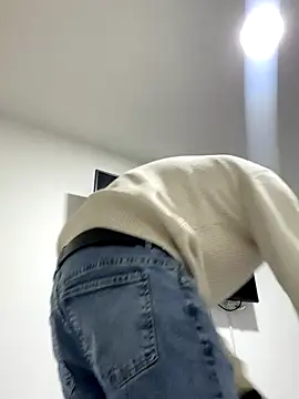 JuanZapata33 online show from 12.16.25