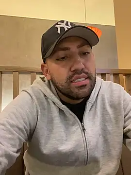 JuanZapata33 online show from 12.17.25