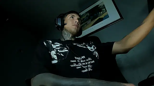Travistanner 28 online show from 05.12.26