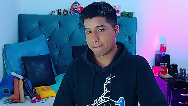 Snapshot of Randy_horny chatting on 02.27.25 Randy horny online show from 02.27.25