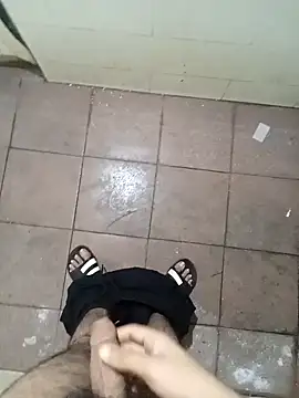 Snapshot of weeif chatting on 12.28.24 weeif online show from 12.28.24