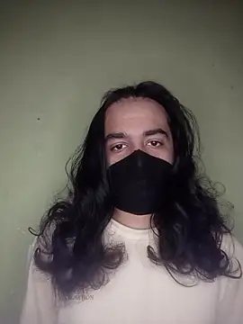 Snapshot of weeif chatting on 11.08.25 weeif online show from 11.08.25