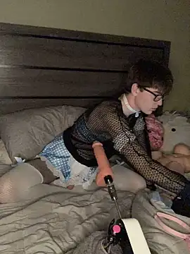 YourFavTwinkie online show from 02.01.25