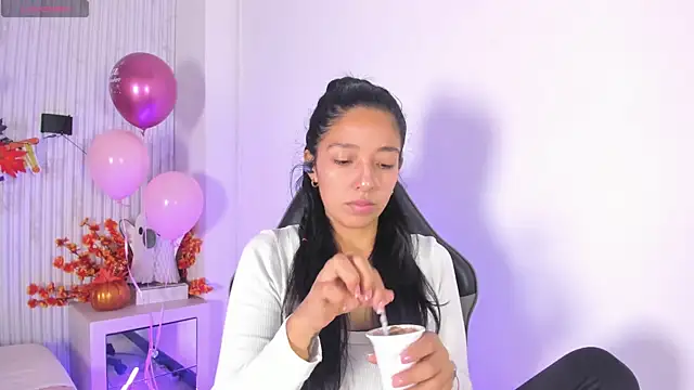 Valery wang online show from 10.25.25