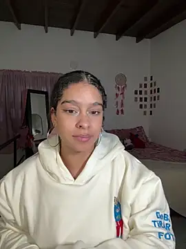 Snapshot of Arteatenea__ chatting on 04.30.26 Arteatenea online show from 04.30.26