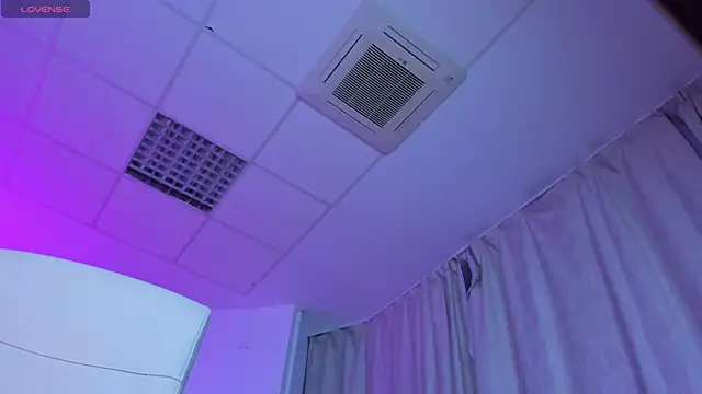 Snapshot of SinCityLiz chatting on 11.18.25 SinCityLiz online show from 11.18.25