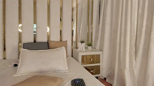 MicaelaHot  online show from 02.27.25