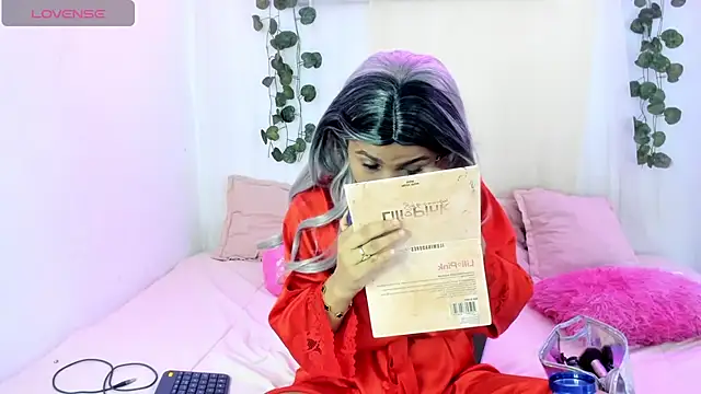 Snapshot of catalina_and_roger chatting on 09.22.25 catalina and roger online show from 09.22.25