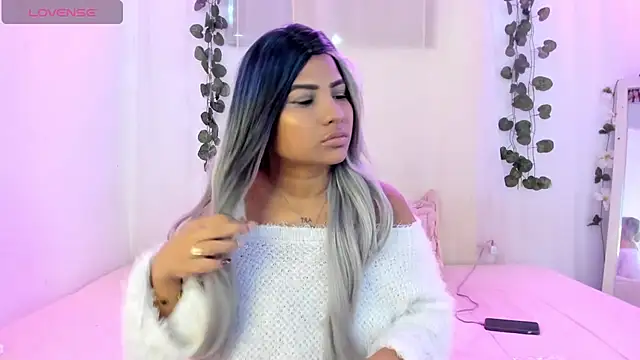 Snapshot of catalina_and_roger chatting on 10.20.25 catalina and roger online show from 10.20.25