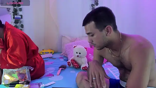 Snapshot of catalina_and_roger chatting on 11.23.25 catalina and roger online show from 11.23.25