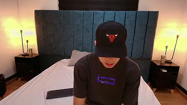 Amadeo Wild online show from 12.29.24